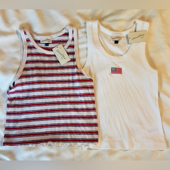 Universal Thread Women’s Tank Tops - Red Striped and White with Flag Size Large - Picture 1 of 10